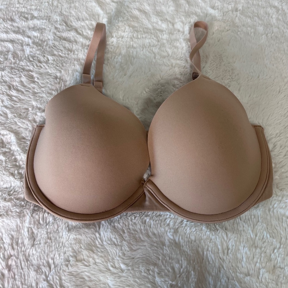 SKIMS Fits Everybody T-Shirt Bra Tan Nude Underwire‎ Seamless Size 32D RN158973